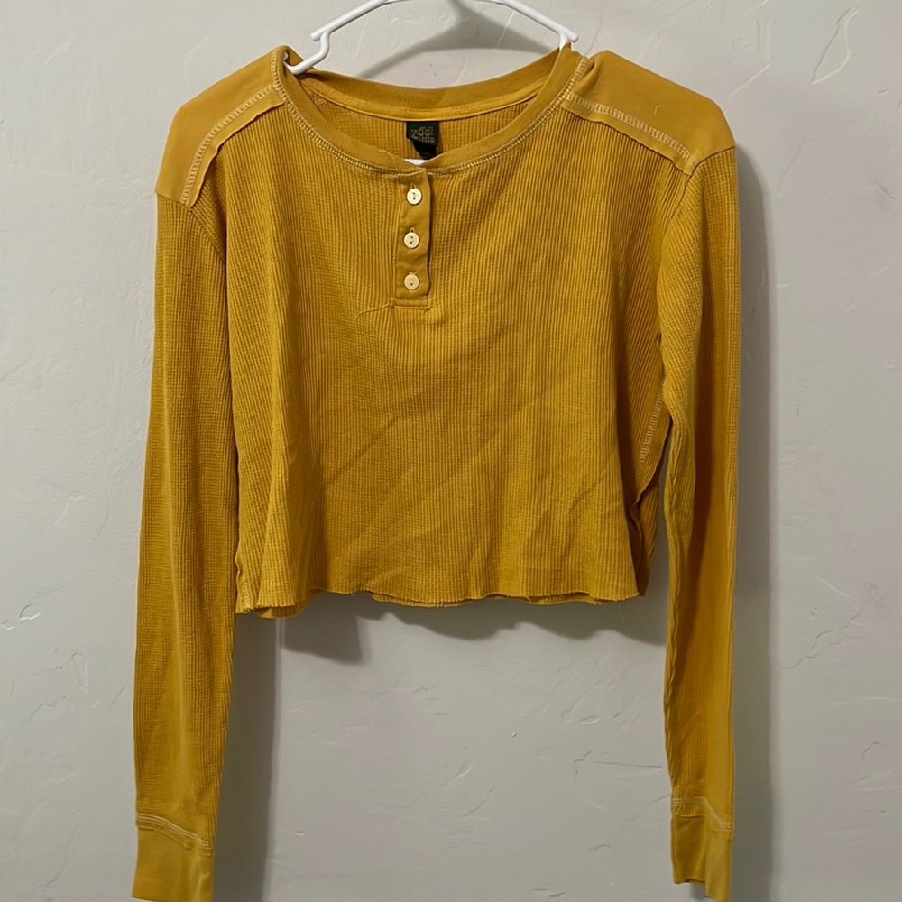 Long sleeve crop top